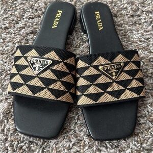 Black and Tan Women's Slide Sandals